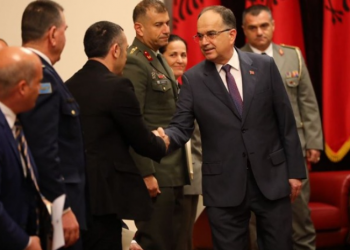 Begaj takohet me anëtarët e Kursit të Lartë të Sigurisë dhe Mbrojtjes