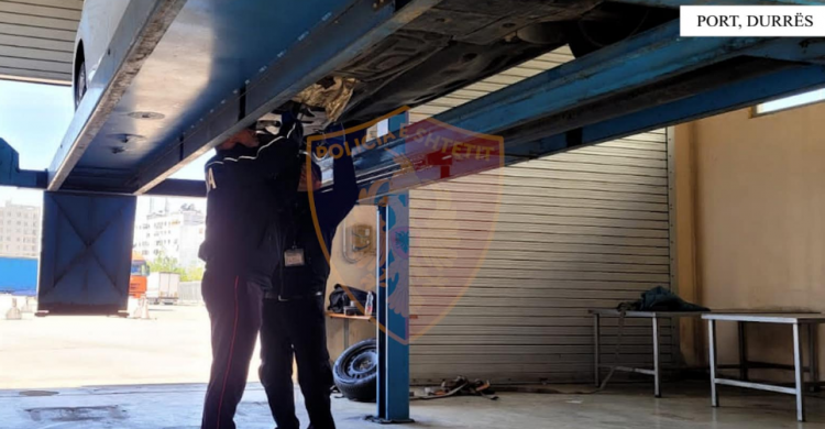 Kapet me dy pako me lëndë narkotike në formë çokollate, arrestohet i riu në Durrës