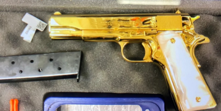 U kap me pistoletën me ar në bagazhin e makinës, në pranga 28-vjeçarja në Australi