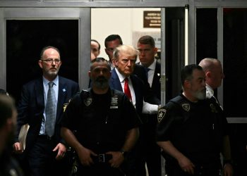 I pari president në historinë e SHBA që merret nën arrest, video e Trump brenda gjykatës