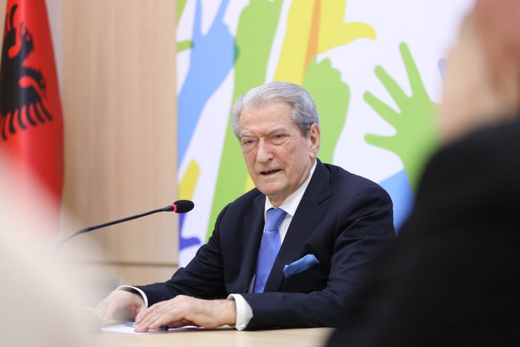 Berisha akuza Veliajt: Pastron paratë e Gardës Revolucionare të Iranit