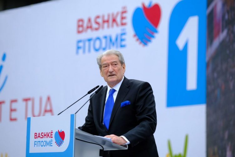 “Të lëmë pas krimin dhe drogën”, Berisha-qytetarëve: Shqipëria shërohet vetëm me dashuri