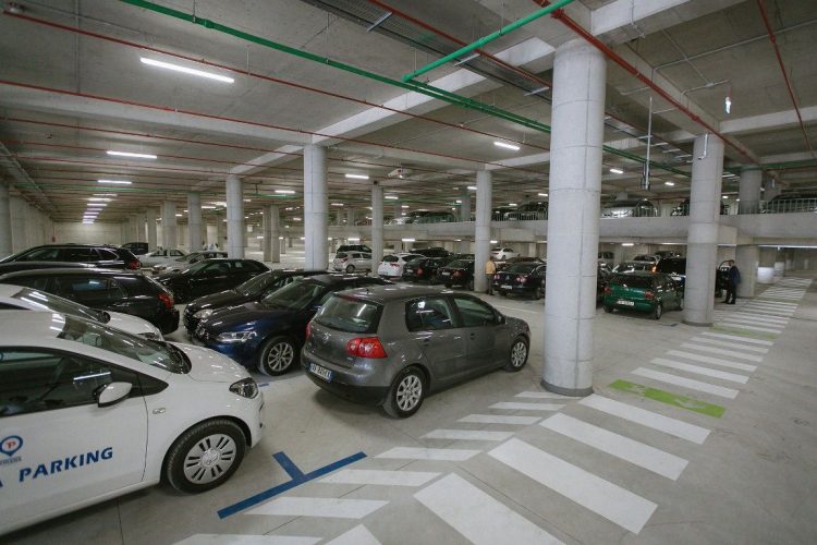 Fitër Bajrami, tre parkingje falas në dispozicion për faljen e besimtarëve në Tiranë