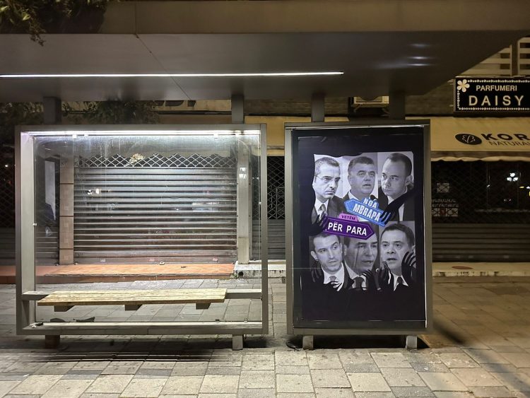 Fushata zgjedhore/ Ironia e opozitës me posterat e Ramës, nxjerr ministrat e arrestuar