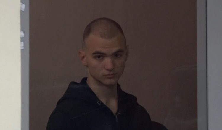 Vrau me thikë 20-vjeçarin në Tiranë, “arrest me burg” për Axel Hoxhajn