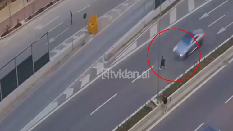 Video/Momenti i aksidentit në Astir, makina ngre në ajër këmbësorin