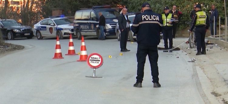 22-vjeçarja përplas me makinë të moshurën në Durrës