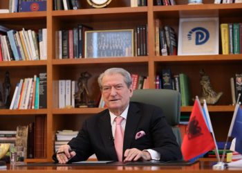 Gara për Tiranën/Berisha: Çdo kandidat përveç Këlliçit ndihmon tragjikisht Erion Veliajn