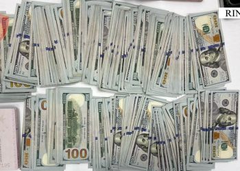 Rinas/ Kinezit i gjenden mijëra dollarë në bagazhe