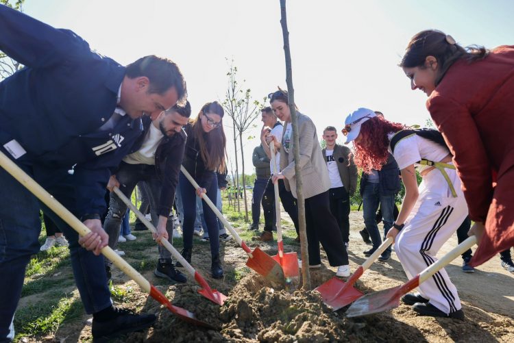 Veliaj e Manastirliu në Njësinë 9: Ne do ta çojmë Tiranën përpara