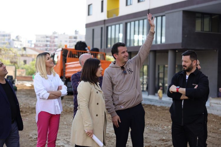 Veliaj ironizon Këlliçin: Ata që s’kanë bërë asnjë shkollë, nuk nxjerrin qimen nga qulli