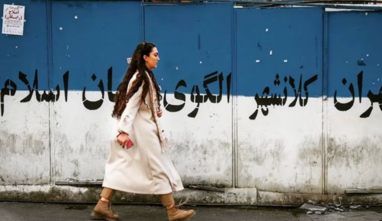Kreu i drejtësisë në Iran kërcënon gratë që dalin pa hixhab