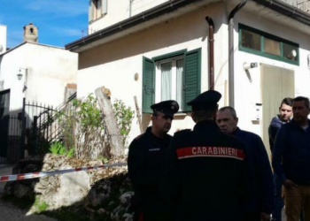 Itali/ 35-vjeçarja hidhet nga ballkoni me djalin e saj të mitur