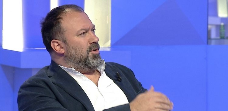 Manziku: Fat që opozita e ka kuptuar që tani nuk do t’i braktisë qytetarët