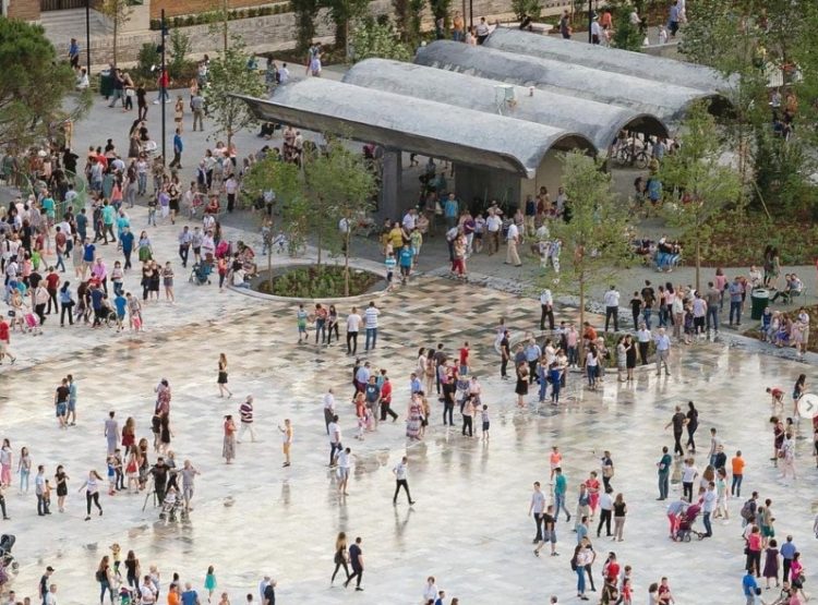 Paradoksi, po vijnë më shumë turistë të huaj, por hotelet kanë pasur më pak punë