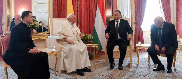 Papa kritikon nacionalizmin në Hungari