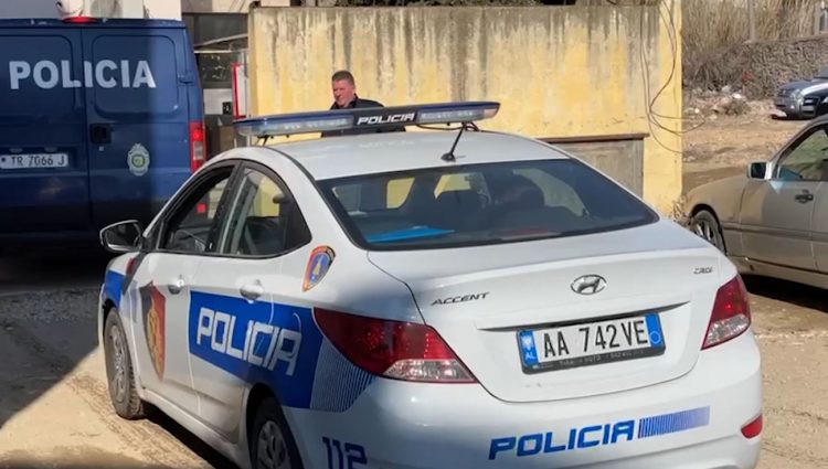 Arrestohet polici në Tiranë