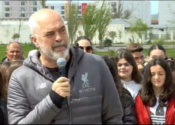 “O demokratë është mbytur anija”, Rama në Kavajë: Opozita, bandë grabitqarësh