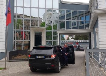 Ngjarjet kriminale, Rrumbullaku zbarkon në Policinë e Tiranës