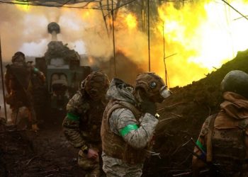 Rusia vazhdon sulmet ndaj qytetit të rrethuar të Bahmutit