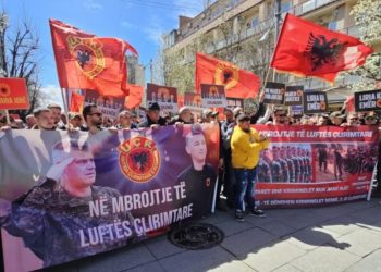 “Historia jonë s’mund të rishkruhet”, marshim në mbështetje të ish-krerëve të UÇK