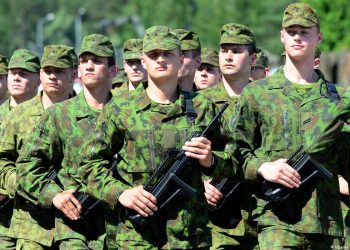 Letonia rikthen shërbimin e detyrueshëm ushtarak