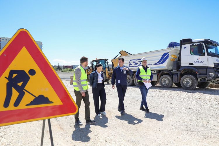 Linja hekurudhore e trenit Tiranë-Rinas-Durrës, Veliaj dhe Balluku inspektojnë punimet