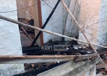 Ish-njerku i dogji banesën, flet 14-vjeçari: Gjyshen tentuan ta mbysnin në shtrat