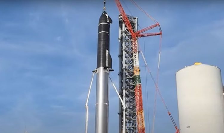 SpaceX pritet të lëshojë raketën më të madhe ndonjëherë