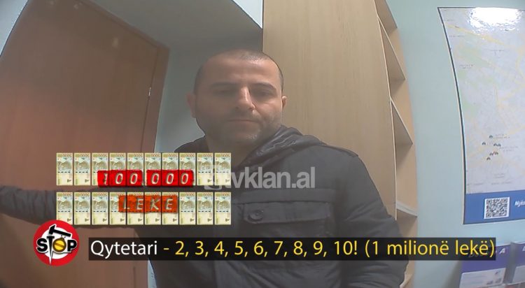 Punonjësi i bashkisë merr 1 milion Lekë ryshfet për një vend pune si roje shkolle