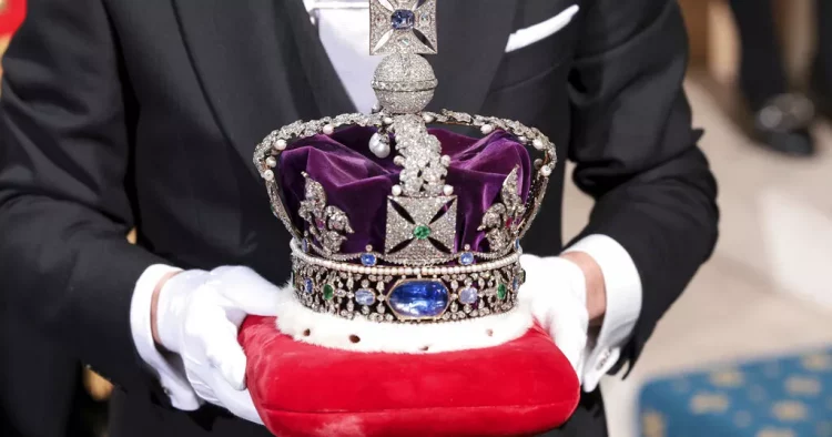 Afrika e Jugut i bën thirrje Britanisë të kthejë diamantet e vendosura në kurorë