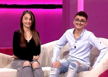 “Ke sjellë ndonjë lek?”, pyetja e parë që 14-vjeçari i bën të atit kur kthehet nga Greqia