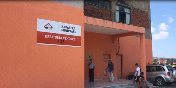 Dëm rreth 95 mln lekë, kallëzohet në SPAK drejtori i Kadastrës në Fier