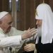 U ka dhënë bekimin ushtarëve rusë, Papa dëshiron të takojë Patriarkun Kirill