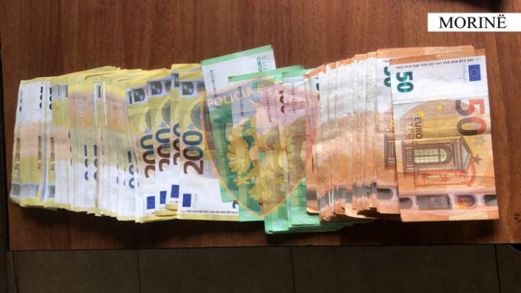 Tentoi të fuste ilegalisht mbi 23 mijë euro në Morinë, procedohet penalisht shtetasi turk