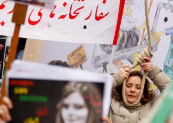 Gratë protestojnë brenda burgut kundër ekzekutimeve në Iran