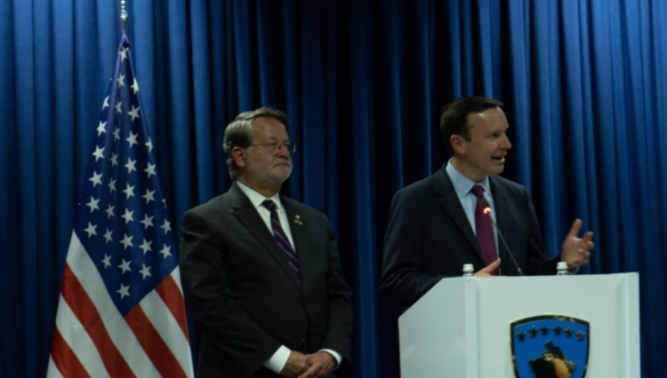 Vuçiç takon senatorët amerikanë! Bisedime për raportet me SHBA-në dhe Kosovën