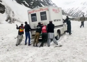 Orteku vret 11 persona në Pakistan, mes tyre edhe një 4-vjeçar