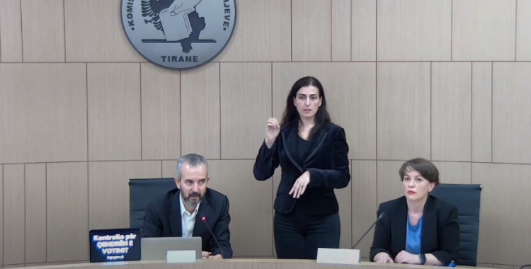 A do të shtyhet orari i votimit? Ja çfarë përgjigje jep Celibashi