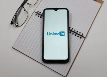 LinkedIn mbyll aplikacionin në Kinë, shkurton më shumë se 700 vende pune