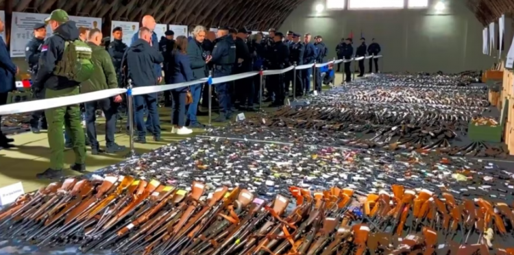 BE mbështet aktivitetet për kontrollin e armëve në Ballkanin Perëndimor