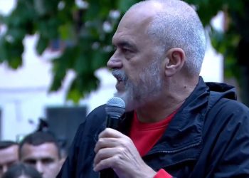 Rama komplimenton Ballukun nga Dibra: Burri më i fortë që kemi në qeveri