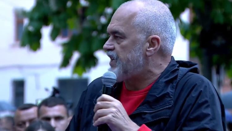 Rama komplimenton Ballukun nga Dibra: Burri më i fortë që kemi në qeveri
