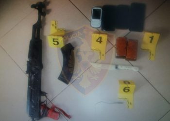 Elbasan/ 34-vjeçari dhunon dhe kërcënon me jetë prindërit