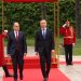 Mbërrin në Tiranë Presidenti i Polonisë,pritet me ceremoni shtetërore nga Begaj (Axhenda)
