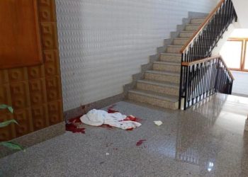 Vrau të bijën/ 45-vjeçari u nis për të vrarë gruan, dyshonte se e tradhtonte me italianin