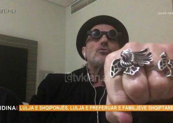 Robert Aliaj: I lyej thonjtë sepse i asocioj me shqiponjën