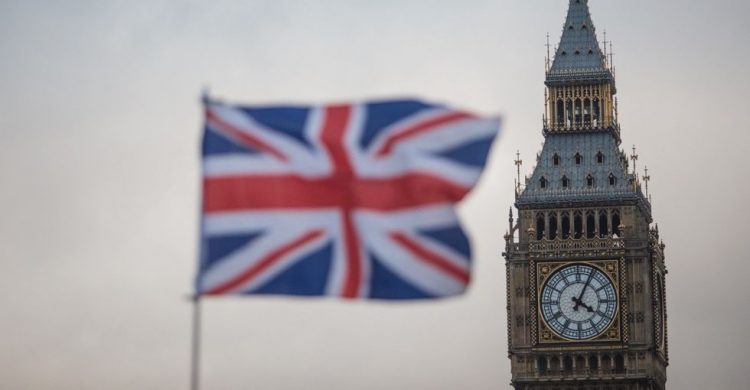 Deputetja britanike:Bandat serbe në veri të Kosovës po paguhen dhe armatosen nga Beogradi