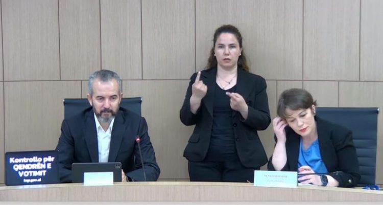 Celibashi: Në 532 qendra votimi nuk punon pajisja e identifikimit elektronik