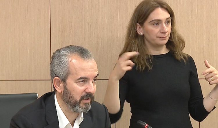 Probleme me votimin elektronik/Celibashi-Bora Muzhaqit: Patjetër është përgjegjësi e jona